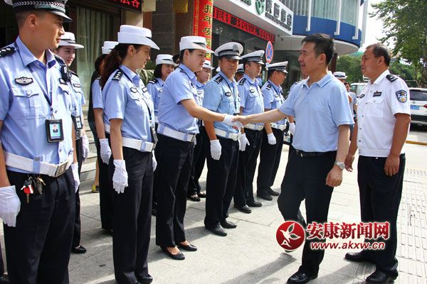 ���࿴��ο���ߜ����؍�λ��һ��������