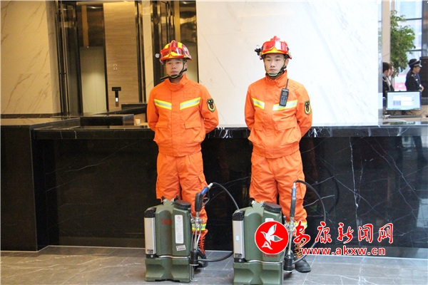 �ɕ�(hu��)���\