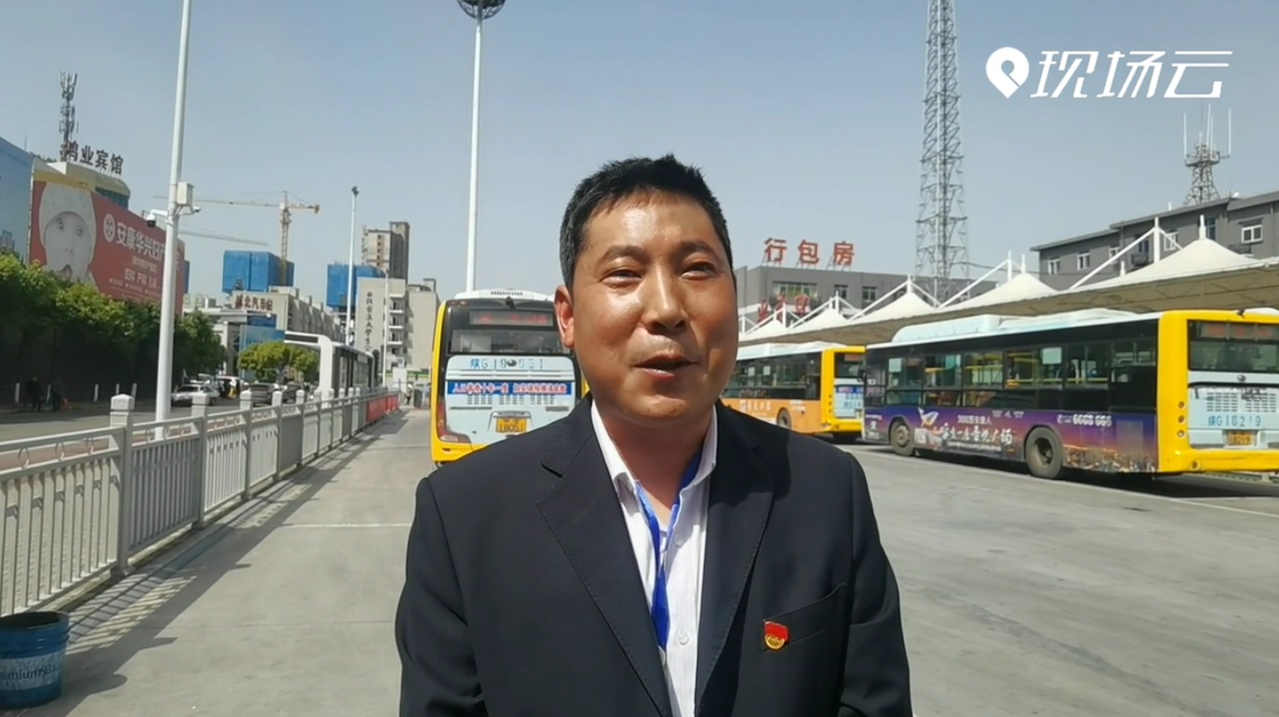 ���������@����  ʮ����һ�յĈԳֱ�����һ��؟(z��)�θС�ʹ����