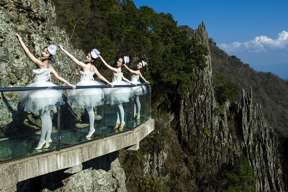 �����όmɽ�ϵĿ��а���