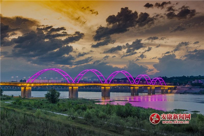 �� ��ϼ�����Ę򡷔zӰ��Ƥ�¾S���Ԓ��13325355508.jpg