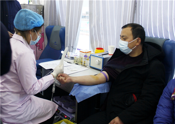 “讓愛暖冬”無(wú)償獻(xiàn)血活動(dòng)走進(jìn)白河縣中廠鎮(zhèn)同心社區(qū)