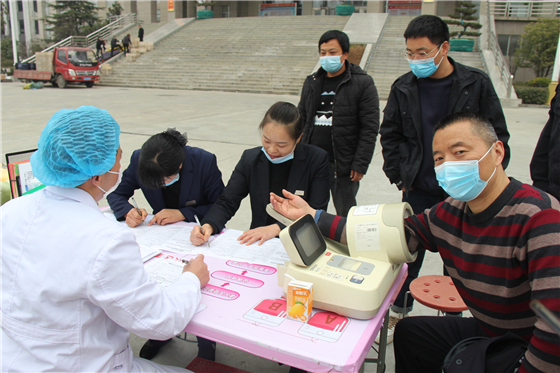 人民警察一心為民，捋袖捐血鐵血柔情——安康市公安局積極開展冬季獻血活動