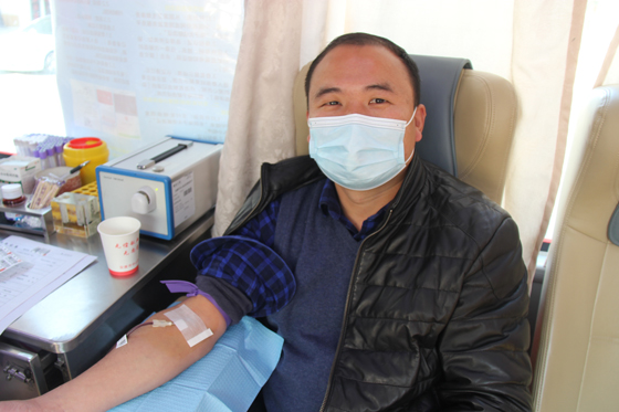 血液是生命的禮物——中國聯(lián)通安康市分公司、安康大數(shù)據(jù)運(yùn)營有限公司聯(lián)合開展冬季應(yīng)急獻(xiàn)血活動