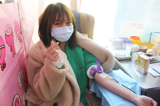 血液是生命的禮物——中國聯(lián)通安康市分公司、安康大數(shù)據(jù)運(yùn)營有限公司聯(lián)合開展冬季應(yīng)急獻(xiàn)血活動