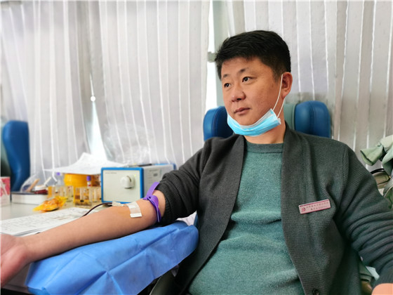 獻(xiàn)血傳真情，為黨旗添光彩 ——三元村春季無(wú)償獻(xiàn)血活動(dòng)側(cè)記